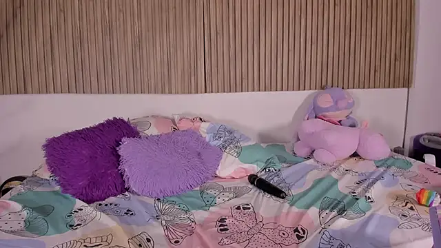 Hayley-Fox's cam snapshot