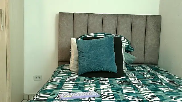 karina_lewis_ live sex cam