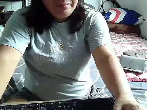 yummychubby29's cam snapshot