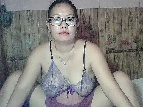 Pinay_BigTits69's cam snapshot