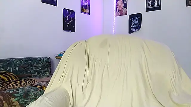 Huntall77's cam snapshot