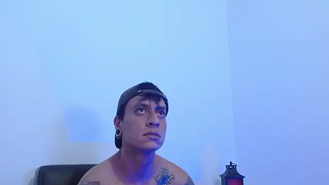 SkinnyDevil12's cam snapshot