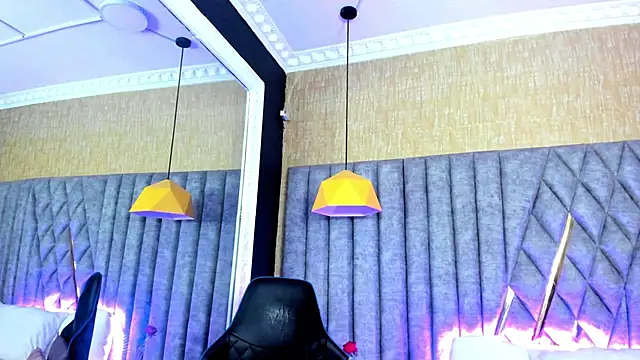 SkylerBloomm's cam snapshot