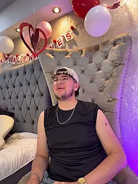 Noah_Wiliams live sex cam