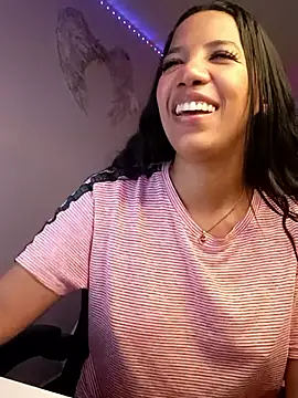 SallyWhitee's cam snapshot