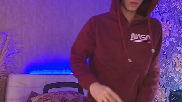 nova_salvatore's cam snapshot