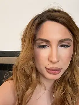 LucyBridgette live sex cam