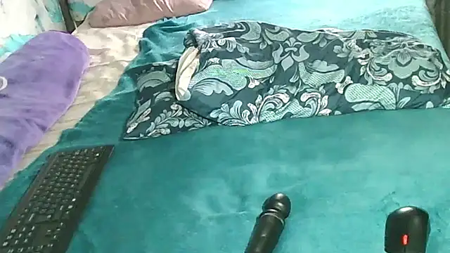 Zuzu_angel live sex cam