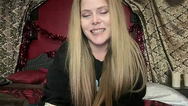 HazelFr33bird's cam snapshot