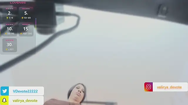valirya_devote live sex cam