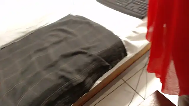 CandyYumsAerolaX's cam snapshot