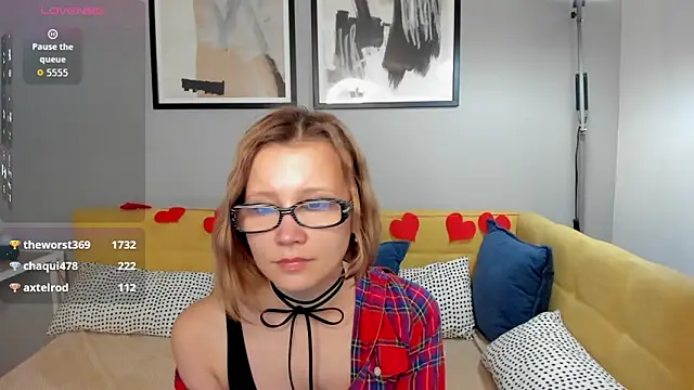 EmmaEthereal's cam snapshot