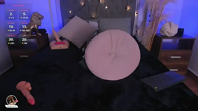 Vale_Lux's cam snapshot