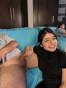 EmilyAndAndrew's cam snapshot