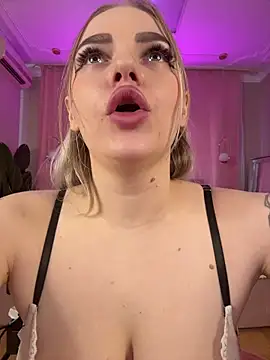 HugeBoobsAlice live sex cam