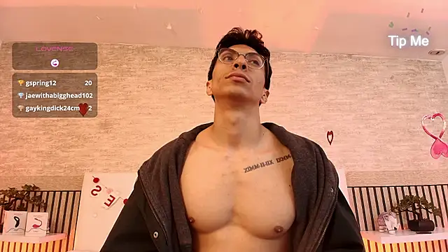 ApoloCruz live sex cam