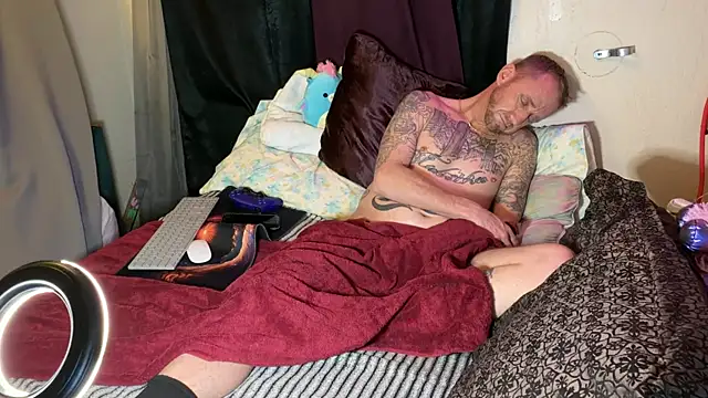 SexyDaddy303666 live sex cam