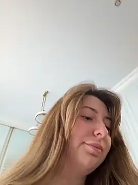 curvyflawless live sex cam