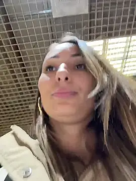 Wonder_Kari live sex cam