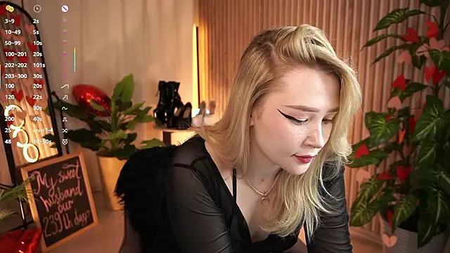 LauraWifeness's cam snapshot