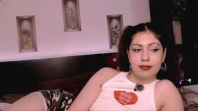 M1kaylaRaven's cam snapshot