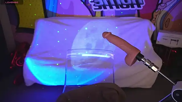 AliceOfWondersS's cam snapshot