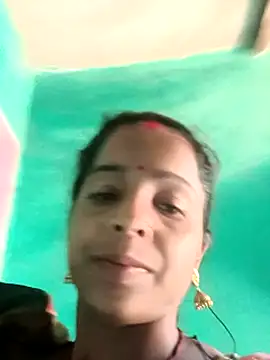 Alisha_beby143 live sex cam