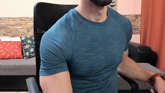 HotHunkTrainer live sex cam