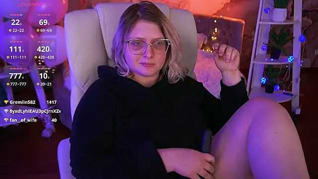 CoolTatis live sex cam