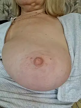 gentleblonde's cam snapshot