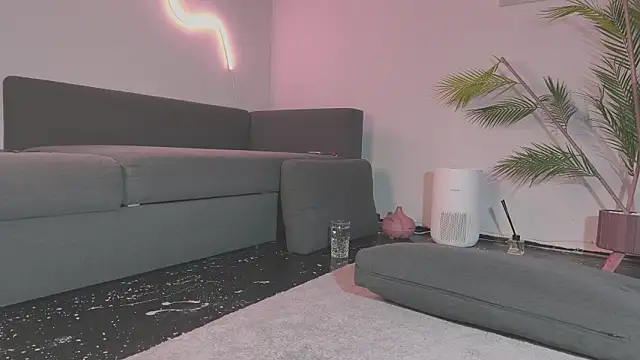 Monicamix's cam snapshot