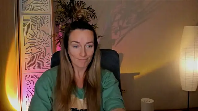 RebeccaMartinez live sex cam