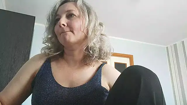 EdithManning's cam snapshot