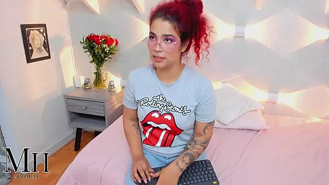 MizzHell live sex cam