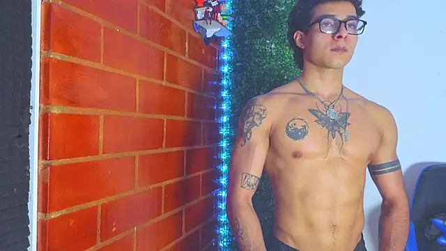 Demitryo live sex cam