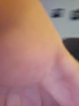 Smallone327 live sex cam