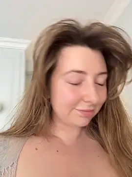 curvyflawless live sex cam