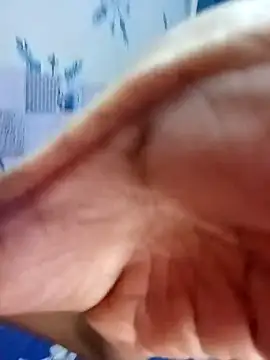 SoftStarQueen's cam snapshot