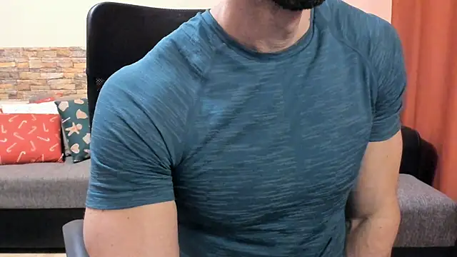 HotHunkTrainer live sex cam