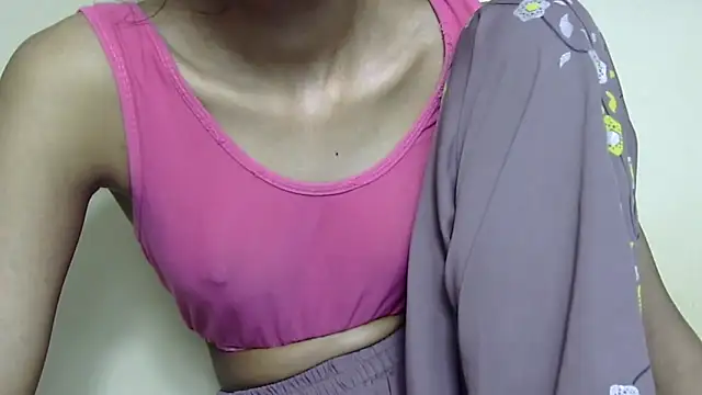 Anu_tiny live sex cam