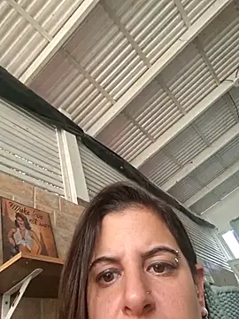 Alexis21821 live sex cam