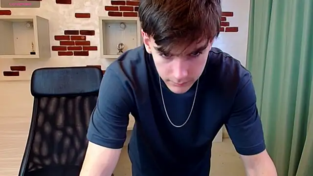 BradyFlint live sex cam