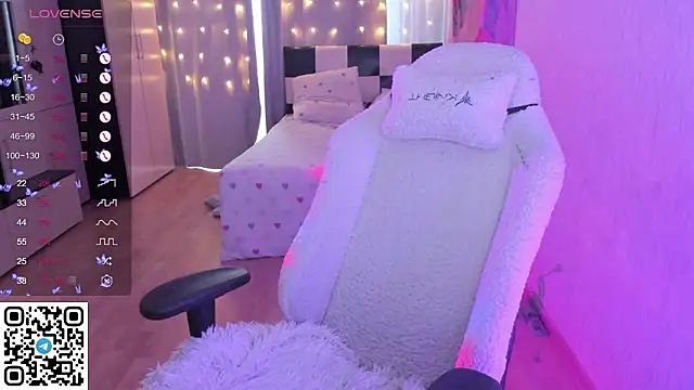 SelenaCute's cam snapshot