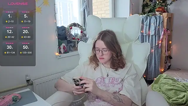 urstripchatgf's cam snapshot