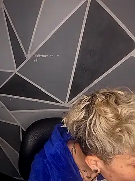 megan_cr's cam snapshot