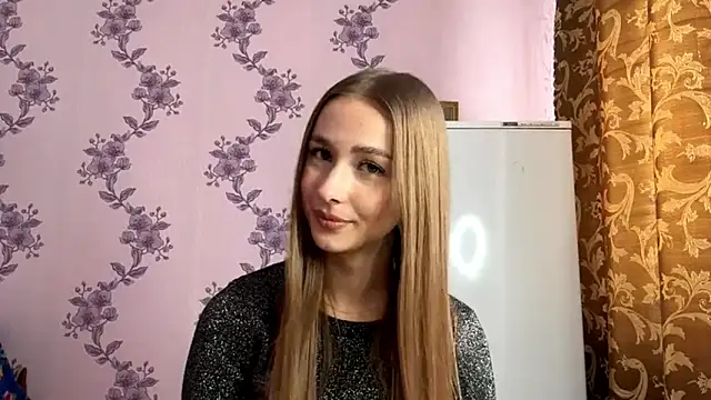 LacieHelaire live sex cam