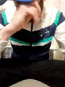 80julien live sex cam