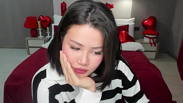 Brunette_Charm live sex cam