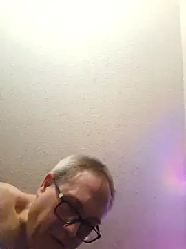 Smallone327 live sex cam