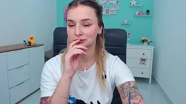 LilFleurish live sex cam